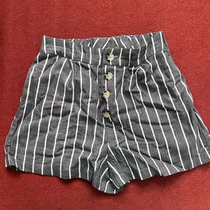 Elodie Shorts Gray White Striped Button Front Pleated Linen Blend size small